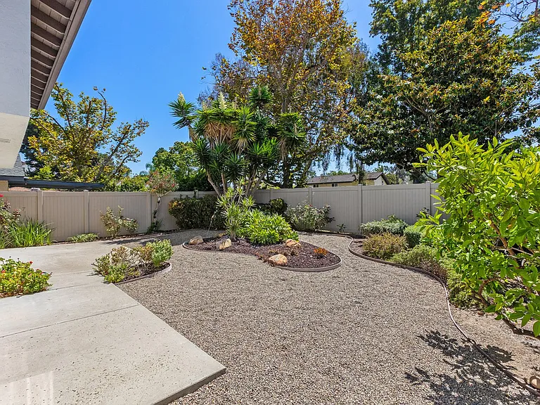 1925 Circle Park Ln — Photo 26