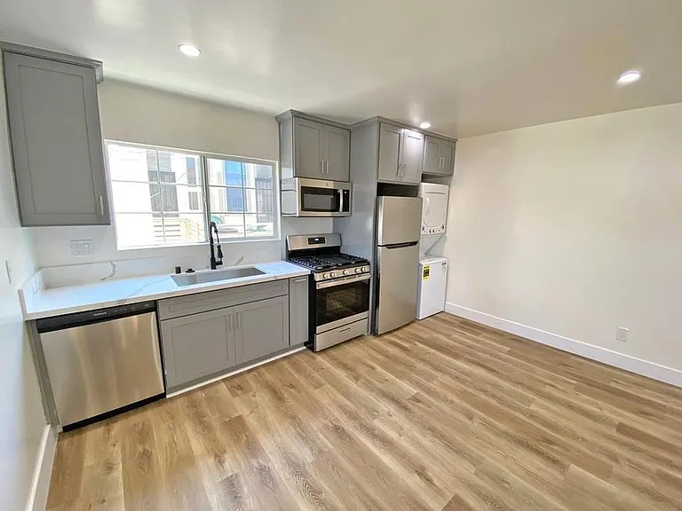 3930 Montclair St #1-2 — Photo 6
