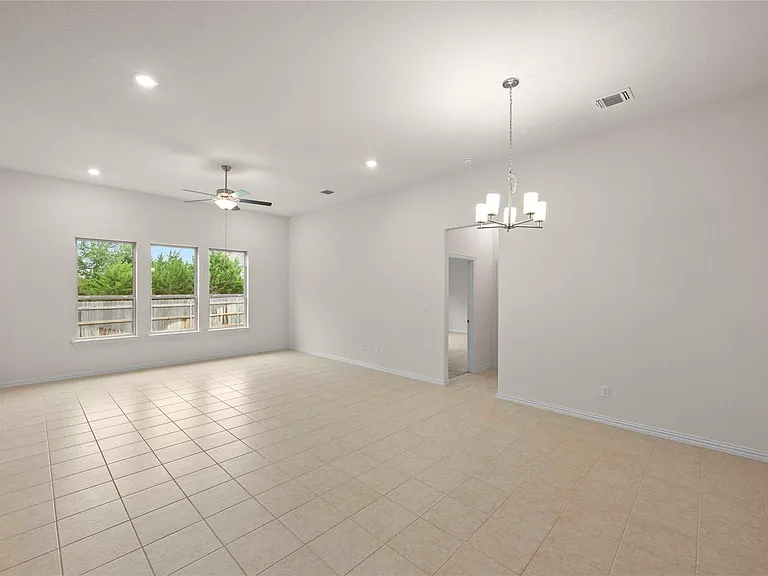 182 Palmillas Dr — Photo 16