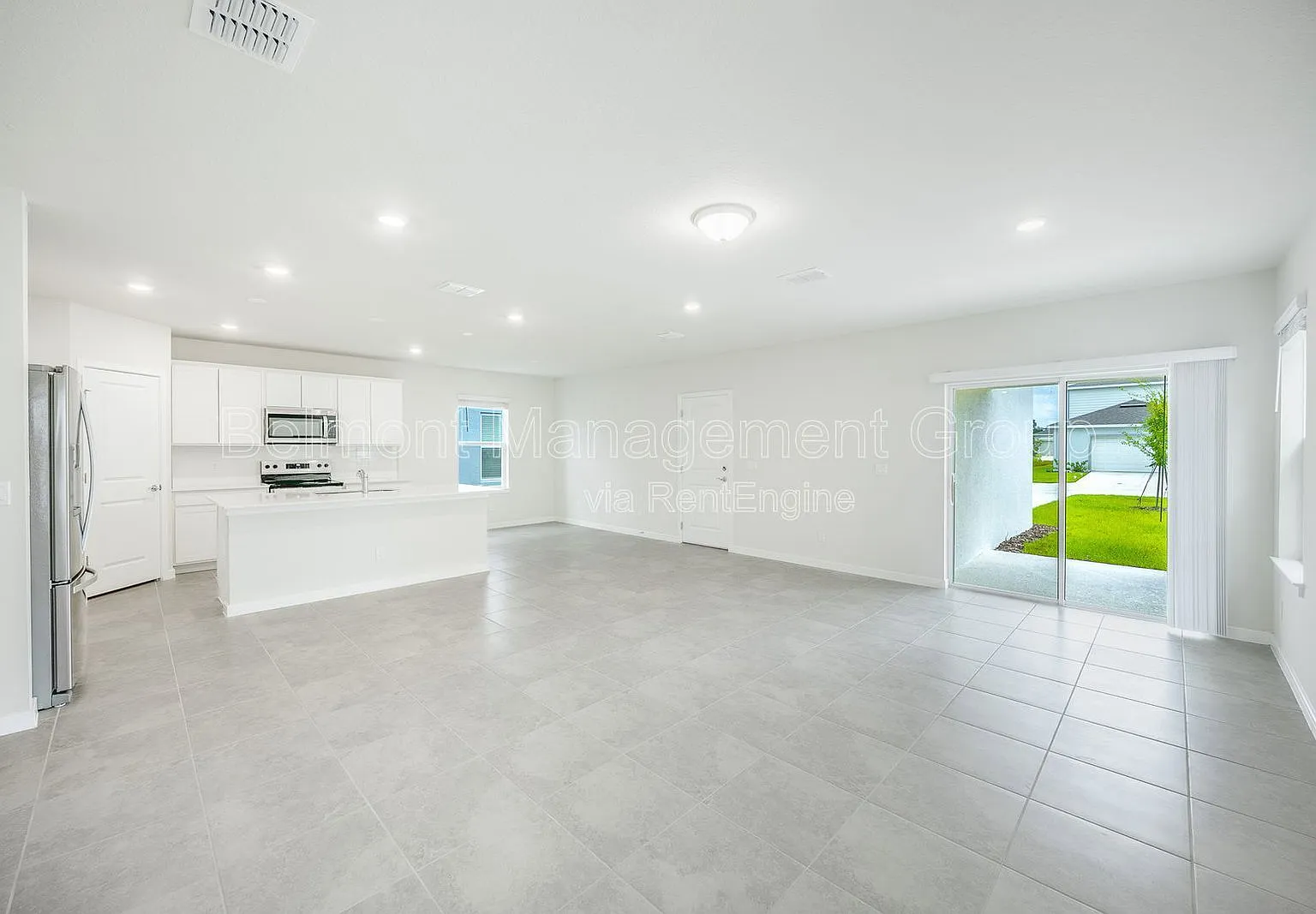 5 bed, 3.0 bath, 2603 sqft, $2,425 — Photo 2