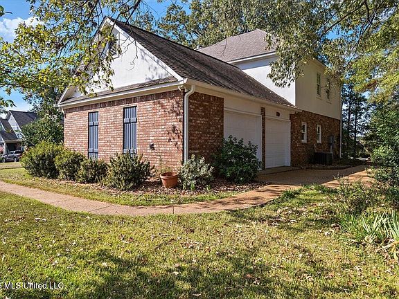 3rd image of 150 Lake Ridge Dr