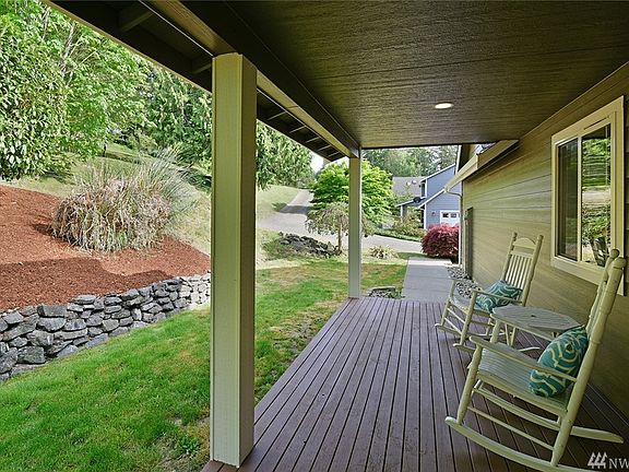 3rd image of 8141 Meyerwood Ln NE