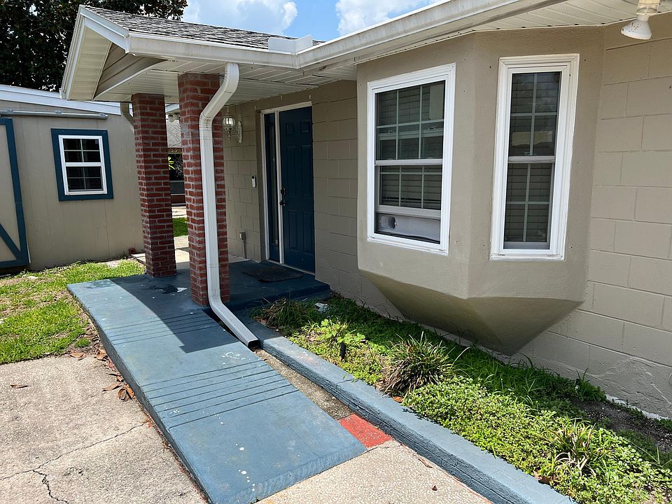 1st image of 4698 Martinez Dr