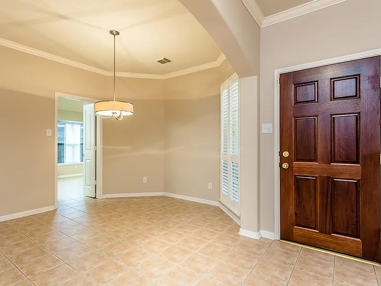 11 Fair Light Ct — Photo 4