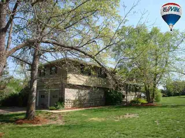 2604 Sumac Dr, Manhattan, KS 66502