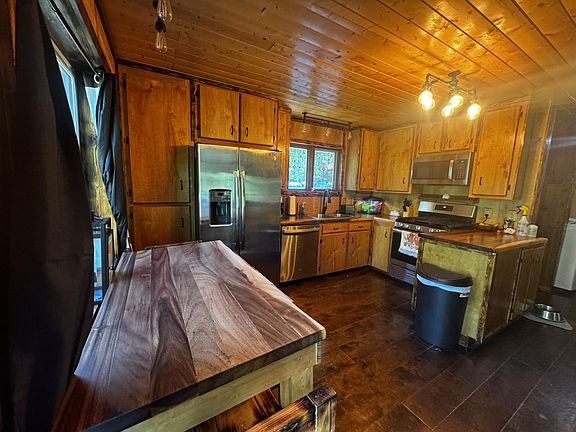 4th image of 3247 Roden Ln