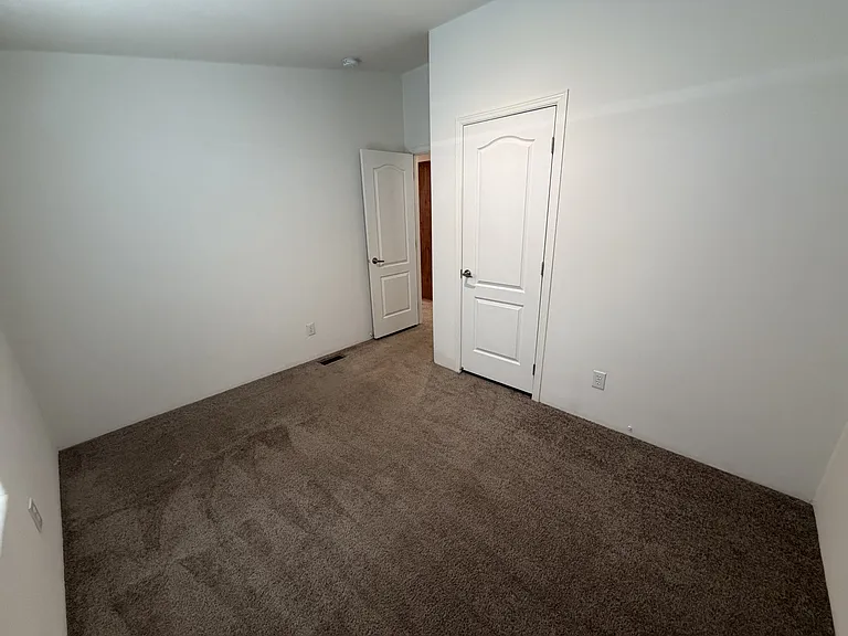 5657 S Pearl St — Photo 10