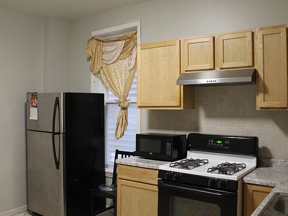 3rd image of 1827 N Keeler Ave #1