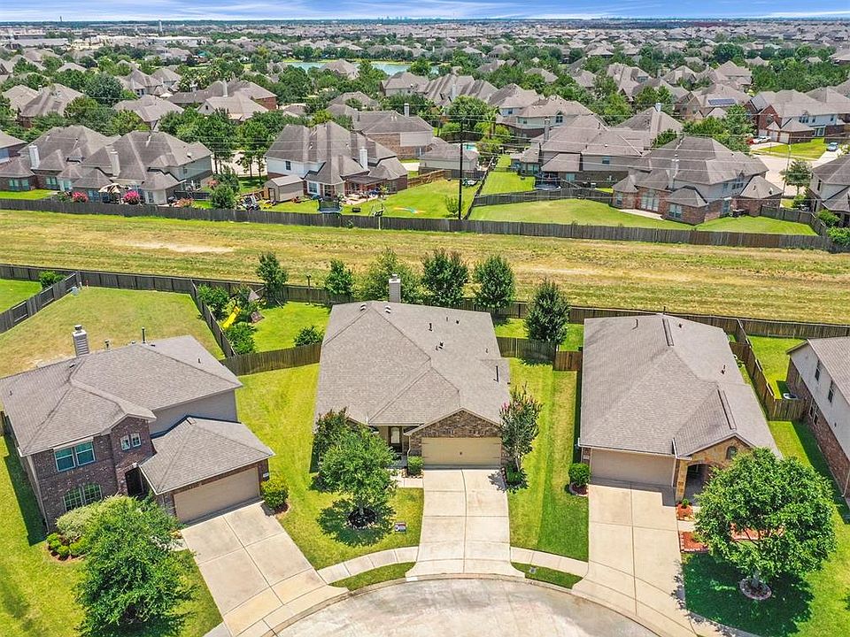 1st image of 11042 Heartland Grove Dr