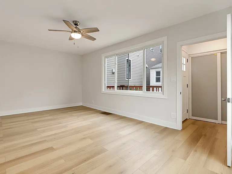 4340 N Oakley Ave #CH — Photo 5