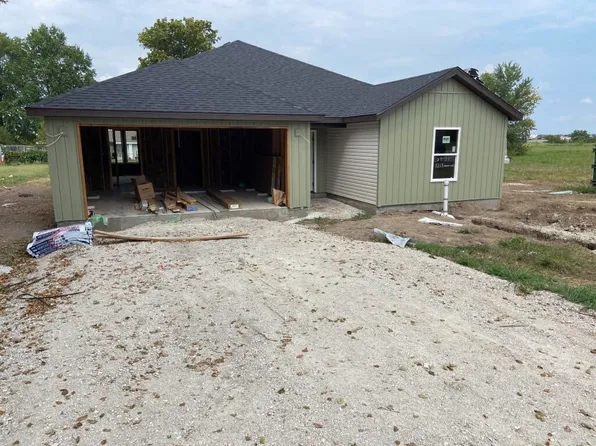 1213 Charlene Drive, Bolivar, MO 65613