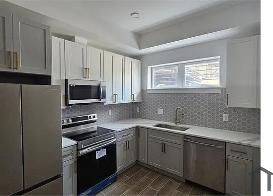 2230 Nicholson St SE #5 — Photo 8