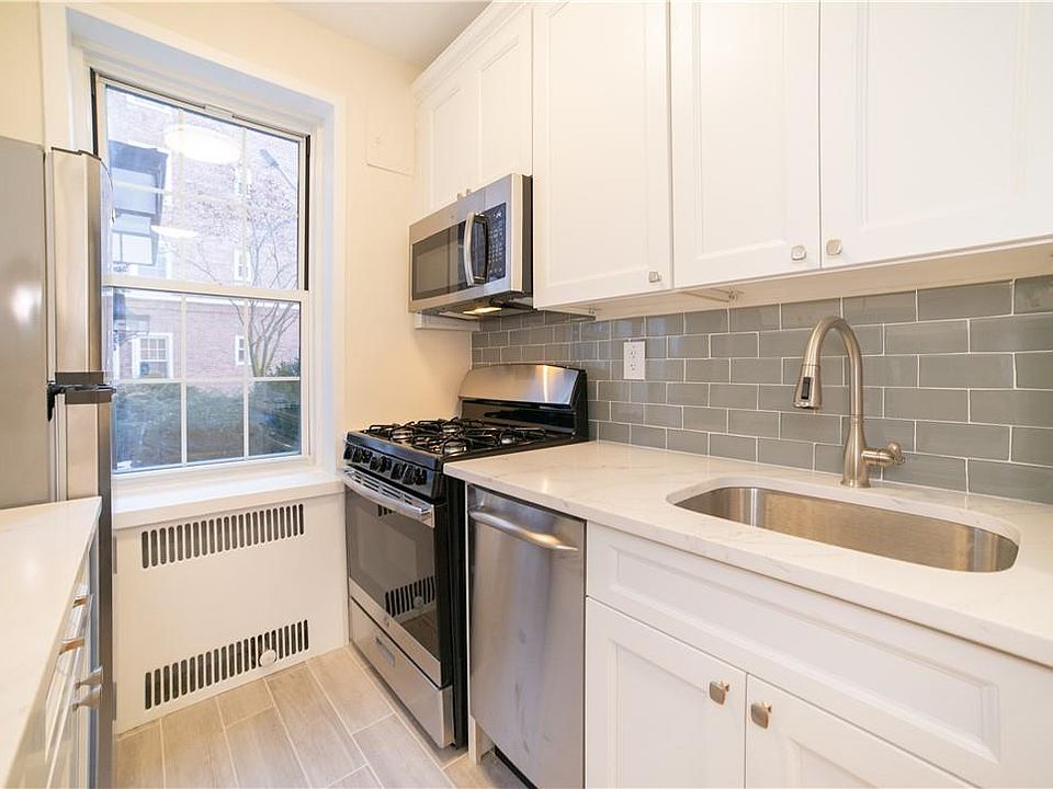 1st image of 2 Midland Gardens #1D