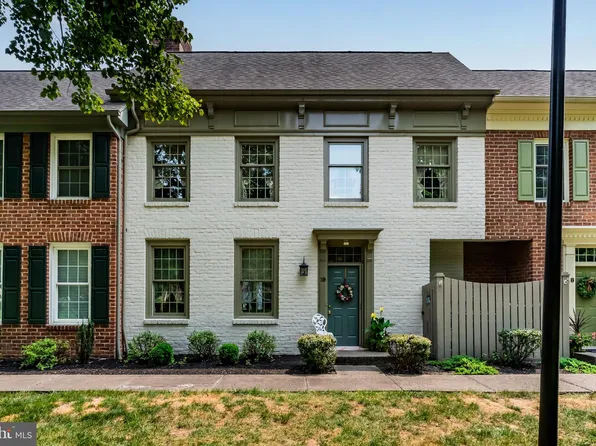 19 Kensington Sq, Mechanicsburg, PA 17050