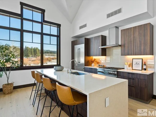 46 Beach Club Dr #907, Stateline, NV 89449