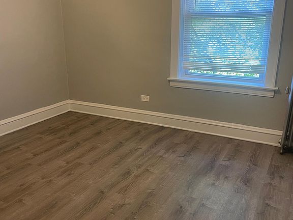 4th image of 8000 S Champlain Ave #3W