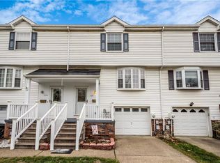 424 Maxwell St, Pittsburgh, PA 15205