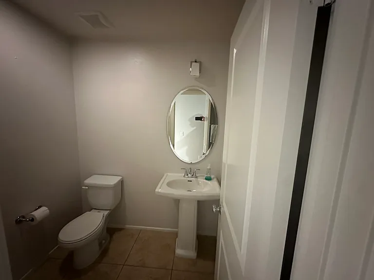 315 Royal Gln — Photo 6