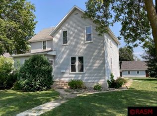 809 2nd Ave SW, Sleepy Eye, MN 56085