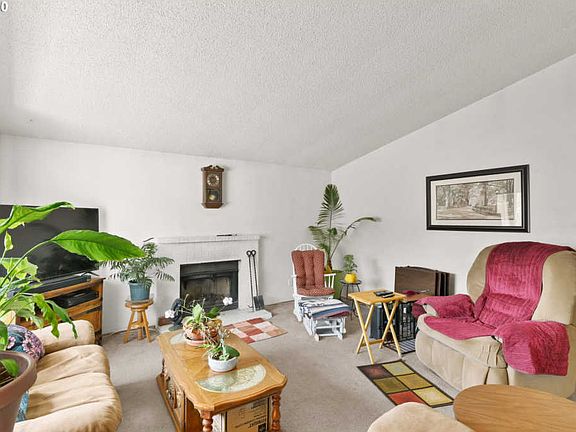 2nd image of 4381 SE Wynnwood Dr
