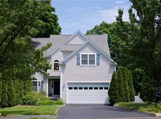 3 Old Farm Pl, Norwalk, CT 06850