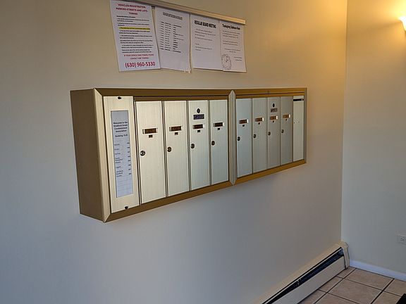 2nd image of 9S120 Lake Dr APT 106