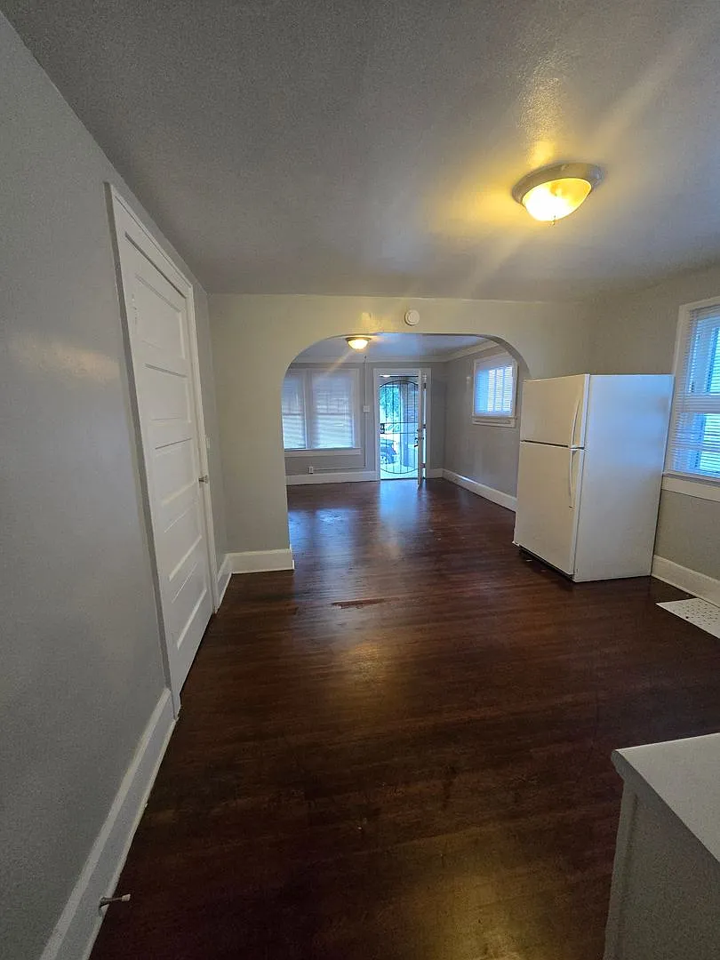 Spacious 2-Bedroom Home Near Sherman Drive & Downtown Indianapolis — Photo 2