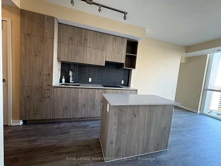 1 Yorkville Ave #1509 — Photo 8