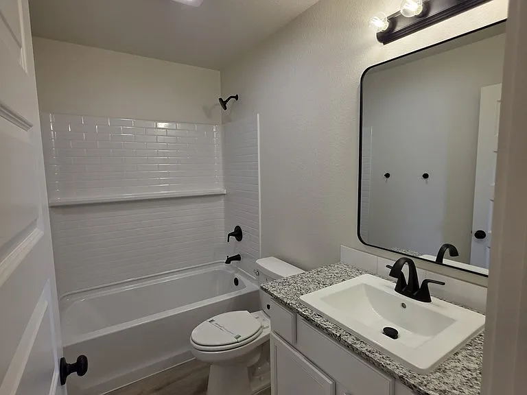 6220 Kingsville St — Photo 10