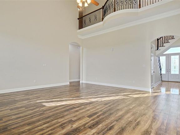 5th image of 2864 Sugar Lakes Ln