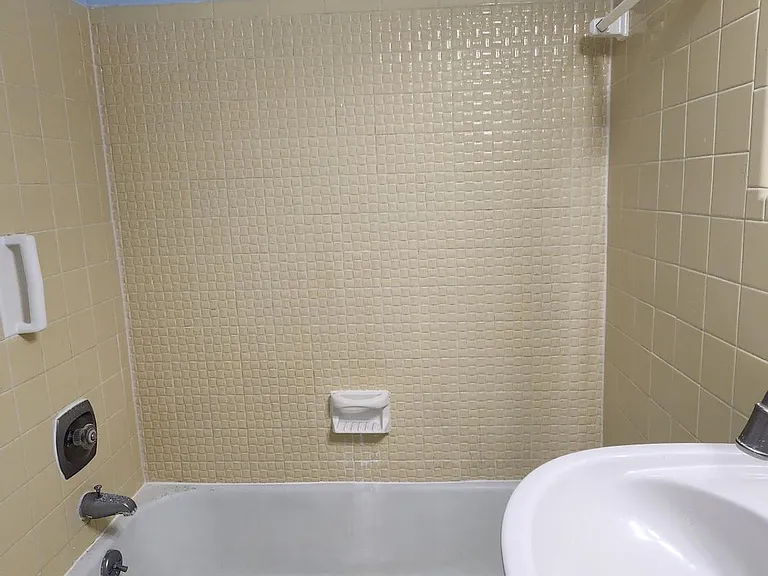 10401 Grosvenor Pl #724 — Photo 24