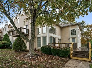 355 Green Meadow Ln, Horsham, PA 19044
