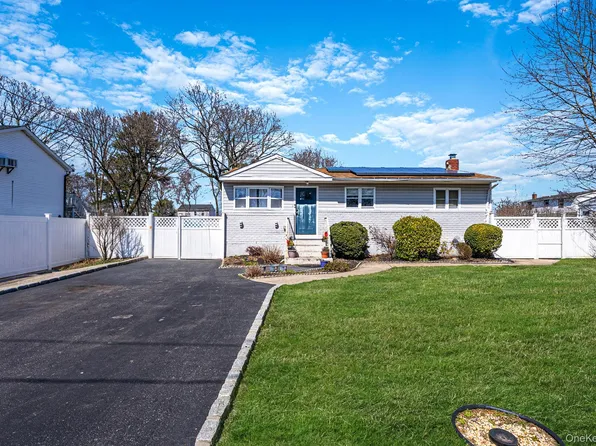 23 McKinley Street, Brentwood, NY 11717