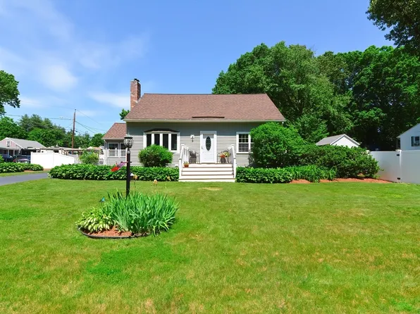 37 Willard St, Leominster, MA 01453