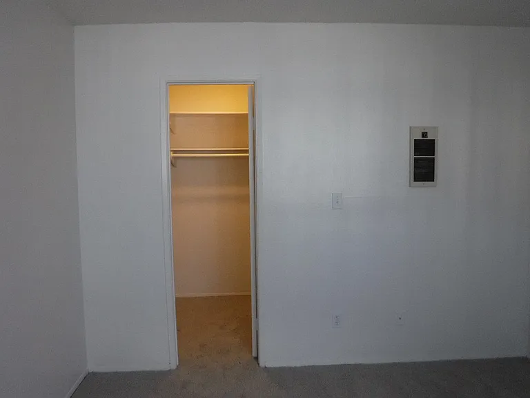 4423 Menlo Ave — Photo 26