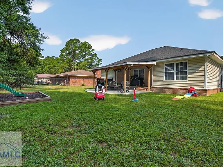 126 Thornton Dr NE — Photo 14