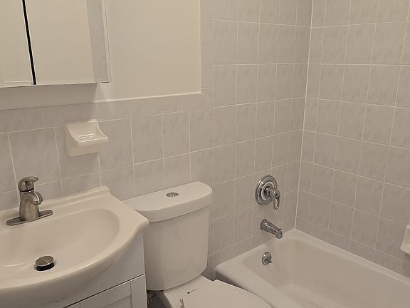 5th image of 109 W 75th St APT 1A