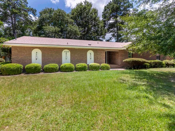 1726 Greenwood Cir, Perry, GA 31069