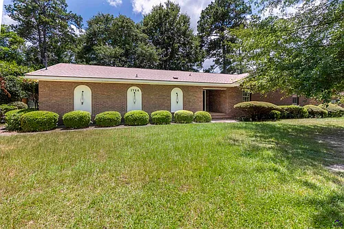 1726 Greenwood Cir Photo 1