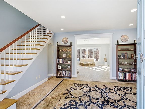 5th image of 414 Great Rd