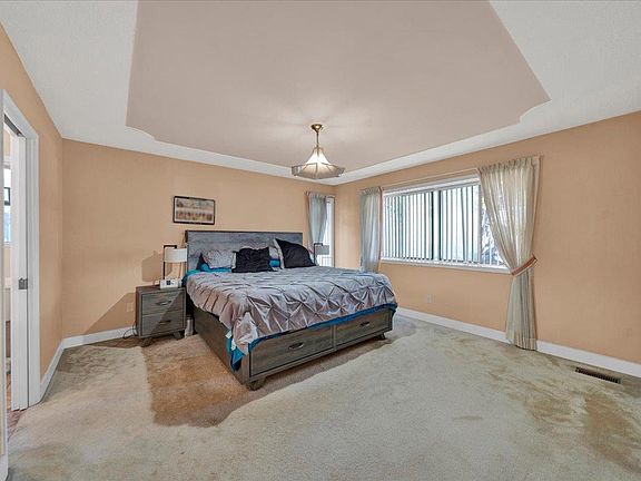 5th image of 9341 Ebor Rd