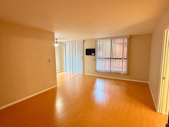 3rd image of 11677-11683 Goshen Ave #11677-107