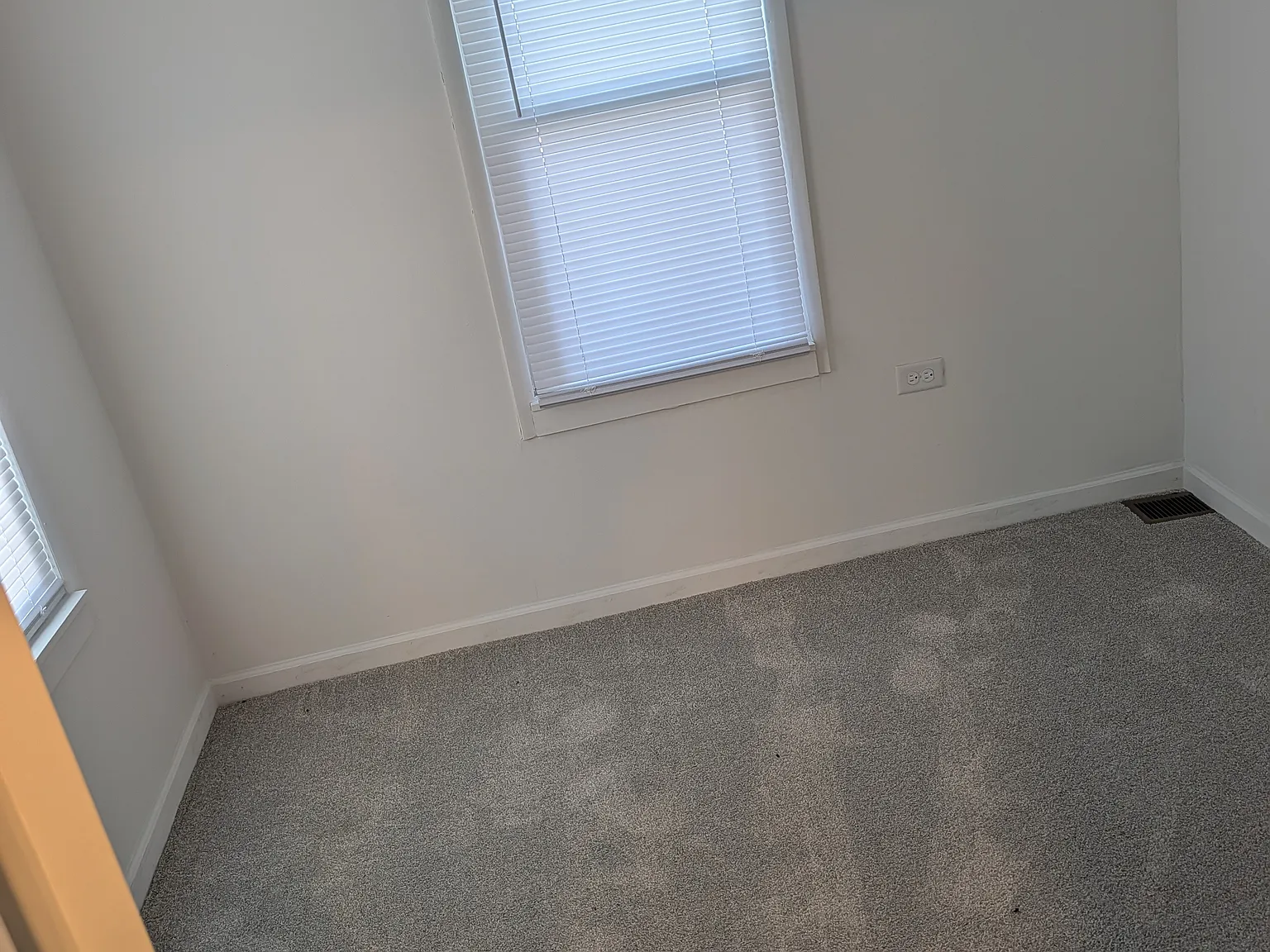 4 bed, 1300 sqft, $2,000 — Photo 4