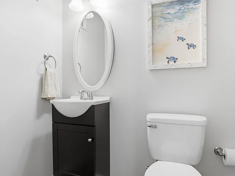 Lower Level 1/2 Bath