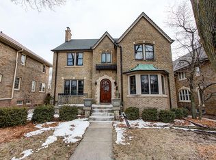 1621 E Cumberland Blvd, Whitefish Bay, WI 53211