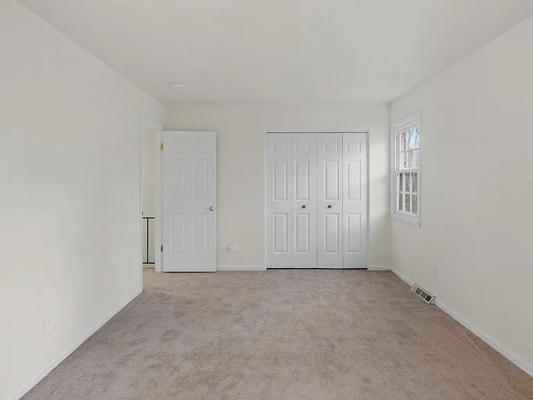 169 Williamsburg Ct — Photo 17