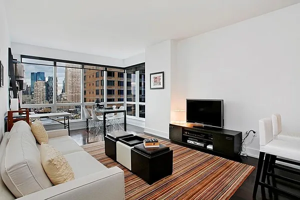Rented by Corcoran | media 19