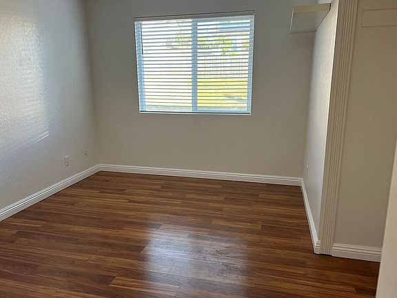 5th image of 803 Douglas Ave