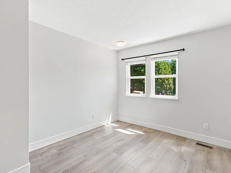 5553 Nancy Greene Way — Photo 9