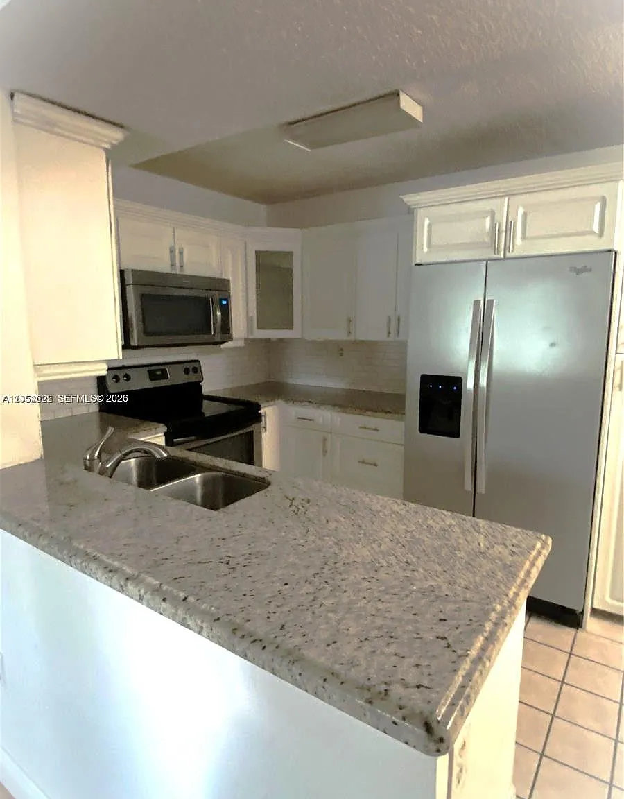 Palms Of Pembroke Condo — Photo 1